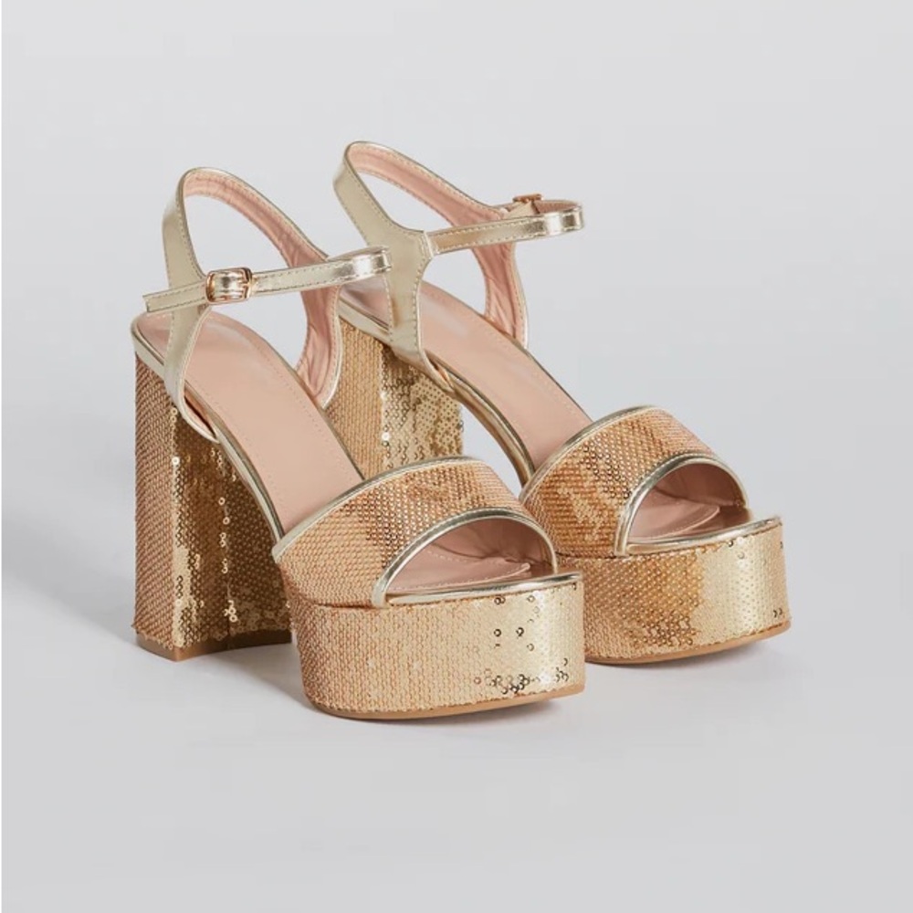 NWT Windsor Gold Sequin Platform Heels 7.5